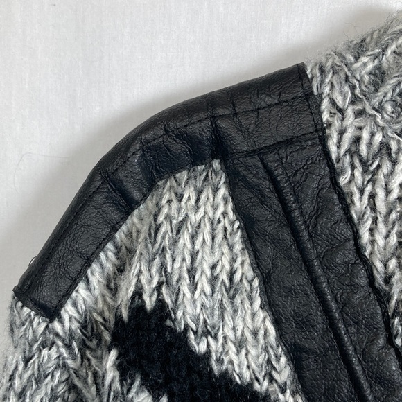 Vintage Front Line Chunky Geometric Knit Sweater w/ Real Leather Trim Sz M - Picture 6 of 12